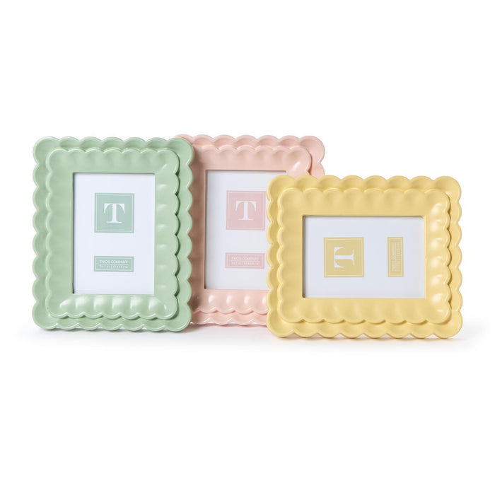Scalloped Wood Frame, 3 Colors