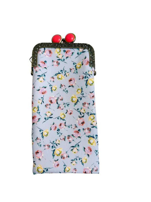 Eyeglass Case - Raining Rosebuds