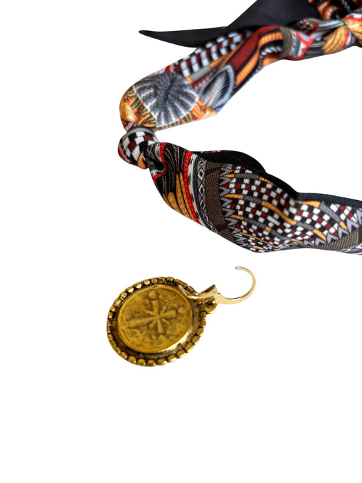 Spice scarf necklace