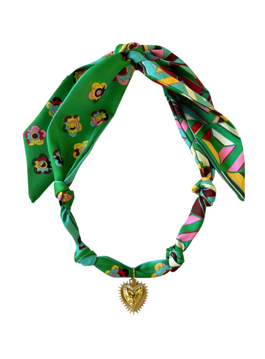 Flower Child scarf necklace: Groovy green w/Puffy heart