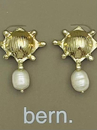Earrings, En Vogue, Gold & Pearl