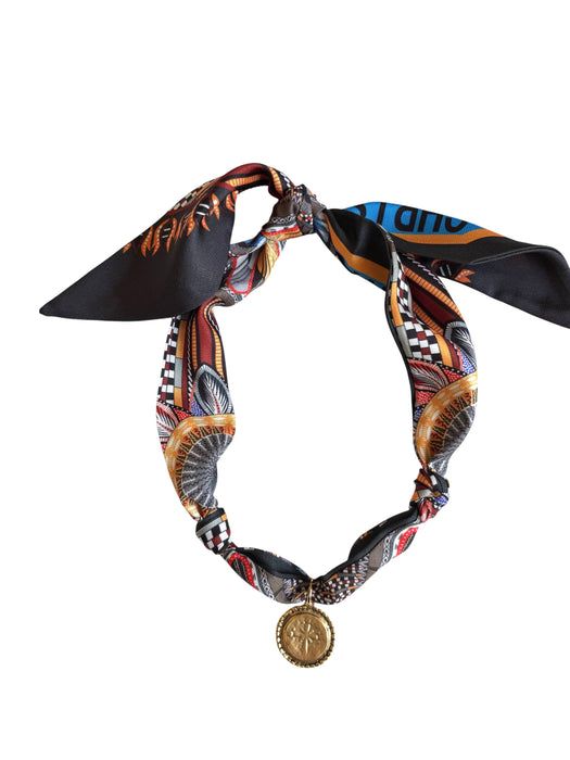 Spice scarf necklace