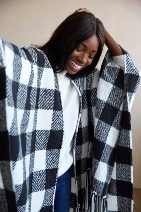 BELTRAN PLAID CAPE, BLACK AND WHITE