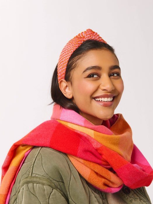 Caroline Scarf, Pink