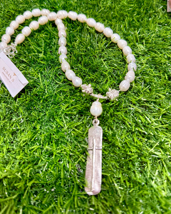 Necklace, Silver Cross Bar on Freshwater Pearl
