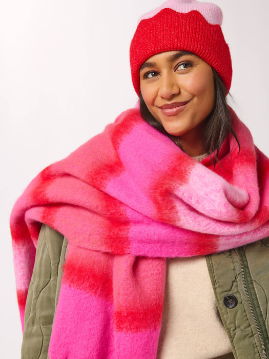 Amelia Scarf, Red