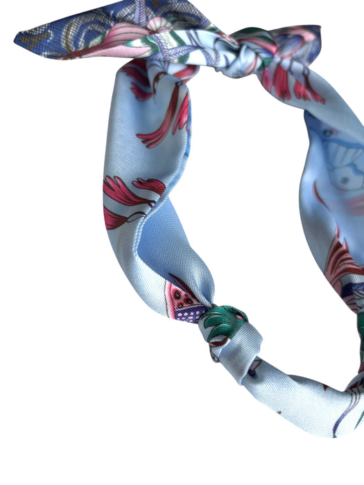 Heartthrob scarf necklace, Wynne