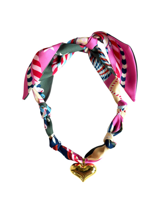 Capri scarf necklace: Pearl heart