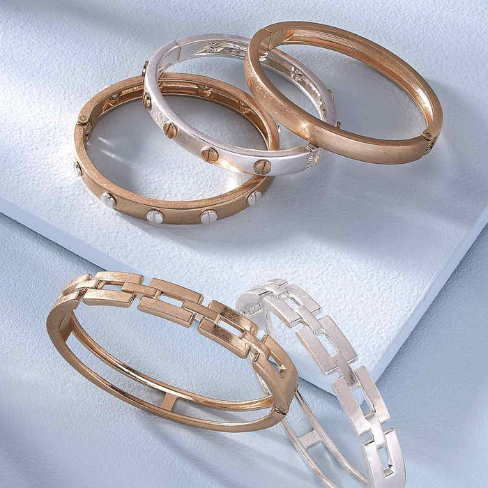 Quinn Chain Link Hinge Bangle in Worn Gold