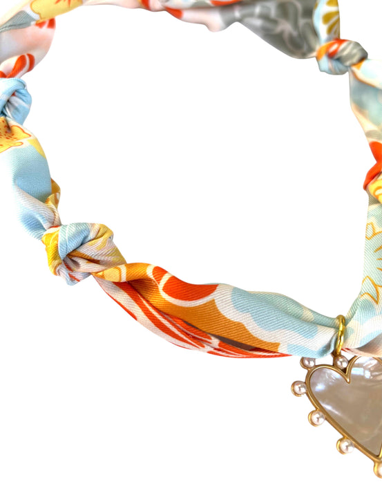 Tahiti scarf necklace: Puffy heart